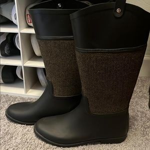 Rain boots